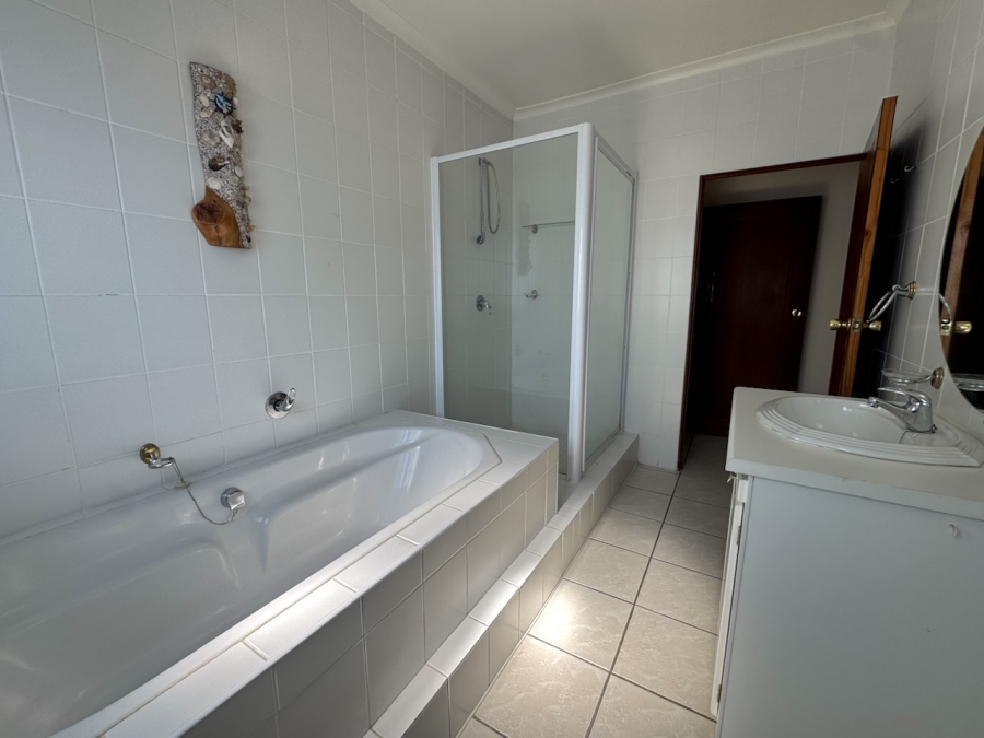 6 Bedroom Property for Sale in Haasendal Western Cape